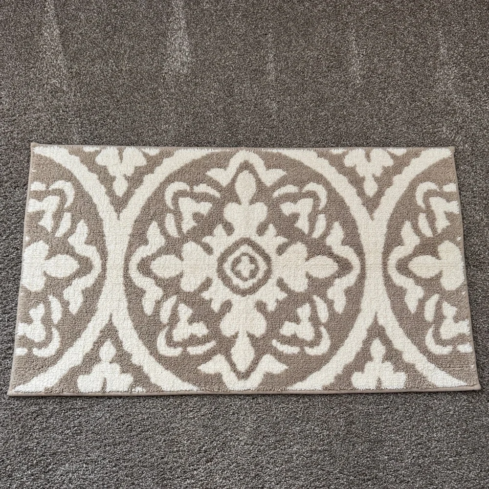 Set of Two Beige & Cream Rugs